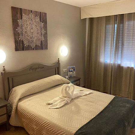 Virgen Del Rocio II Hotel Торемолинос Екстериор снимка