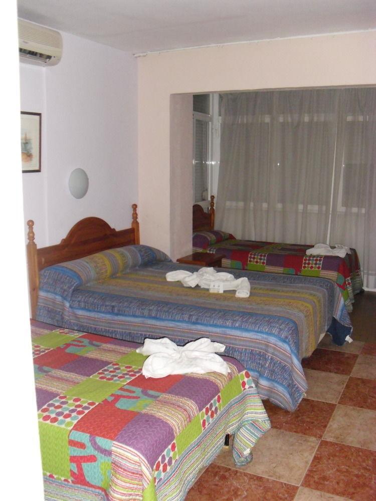 Virgen Del Rocio II Hotel Торемолинос Екстериор снимка
