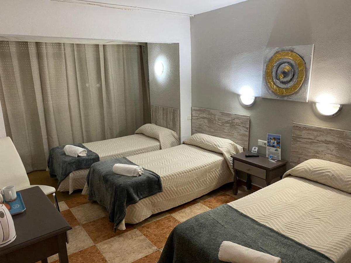 Virgen Del Rocio II Hotel Торемолинос Екстериор снимка