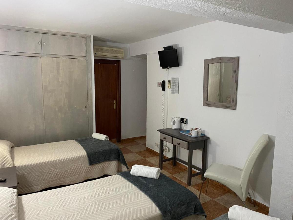 Virgen Del Rocio II Hotel Торемолинос Екстериор снимка