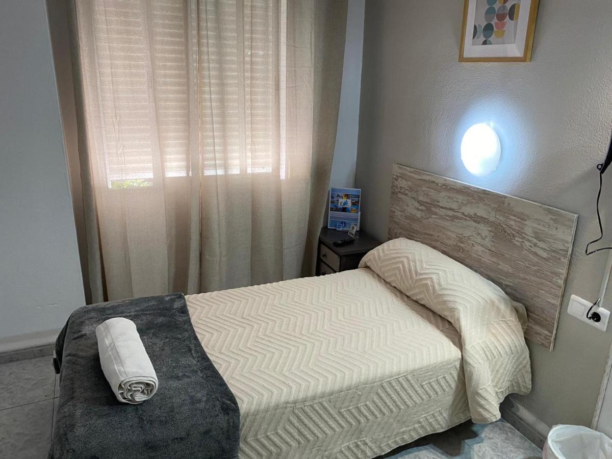 Virgen Del Rocio II Hotel Торемолинос Екстериор снимка