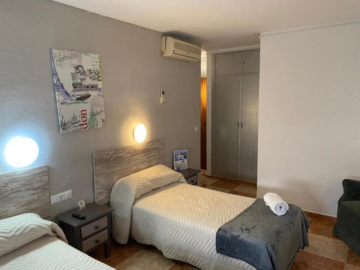 Virgen Del Rocio II Hotel Торемолинос Екстериор снимка